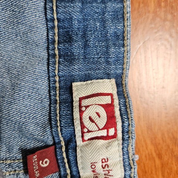 patriotic LEI Ashley red, white, blue shorts distressed size 9 - Picture 3 of 5